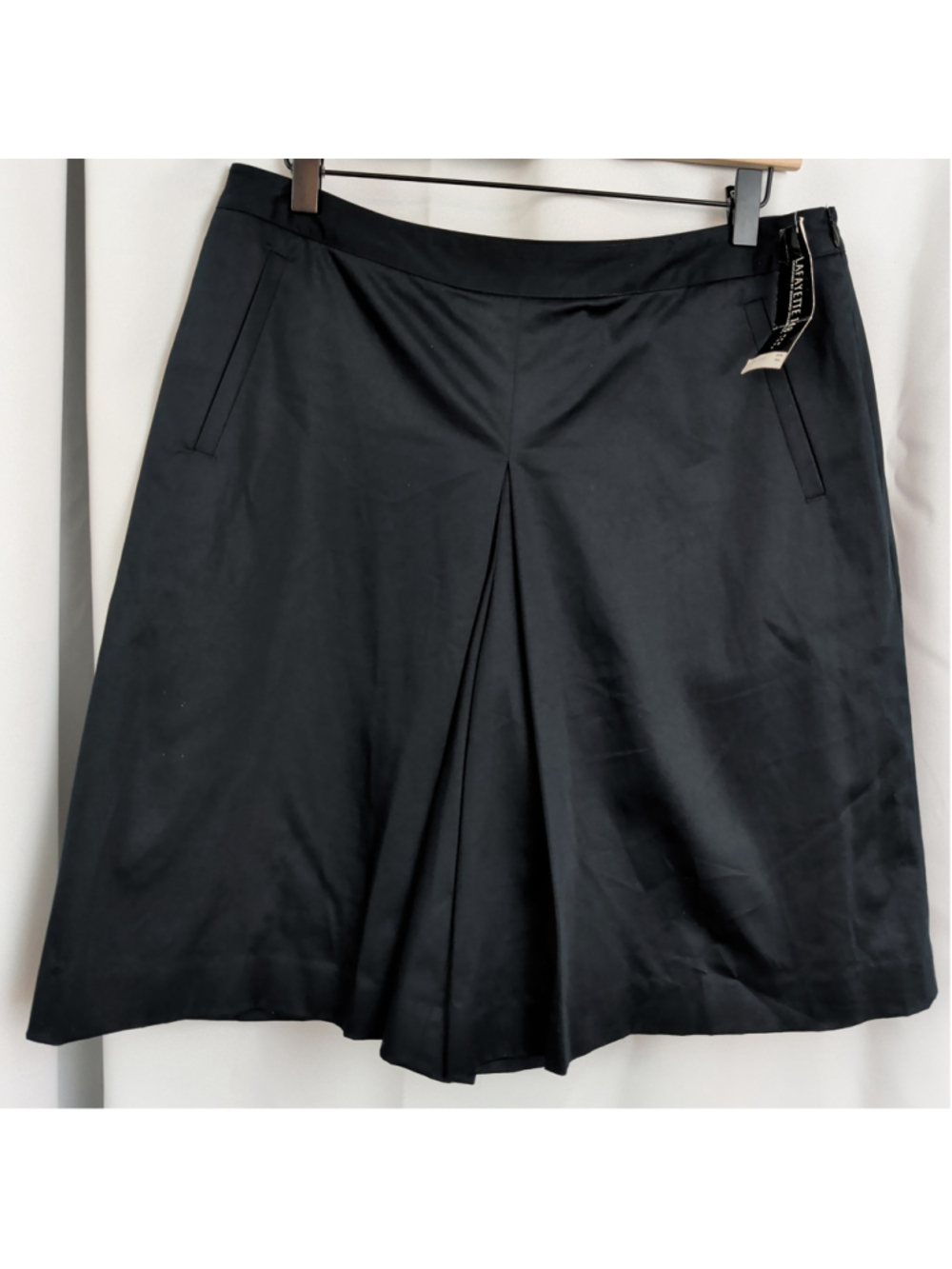 Deadstock Lafayette 148 Baggy Black Shorts